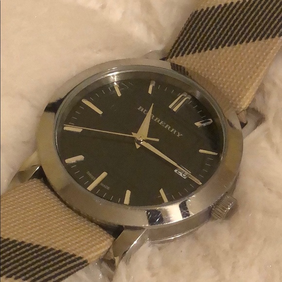 Unisex Burberry watch - Picture 4 of 5